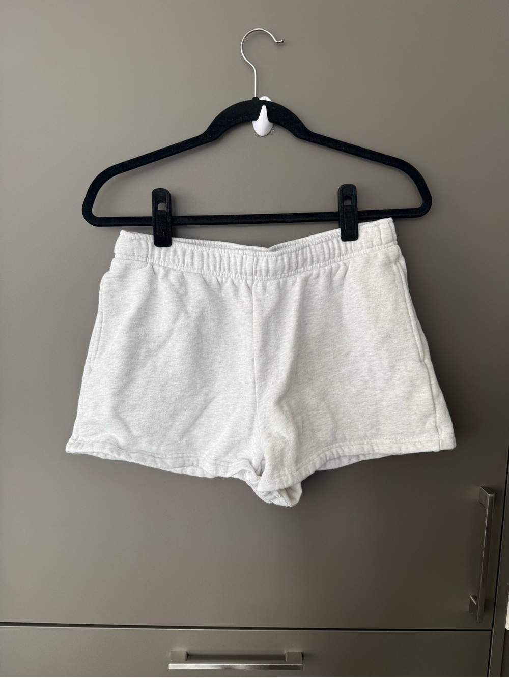 Aritzia TNA Cozy Fleece Boyfriend size M Everyday Grey Lounge Shorts Casual